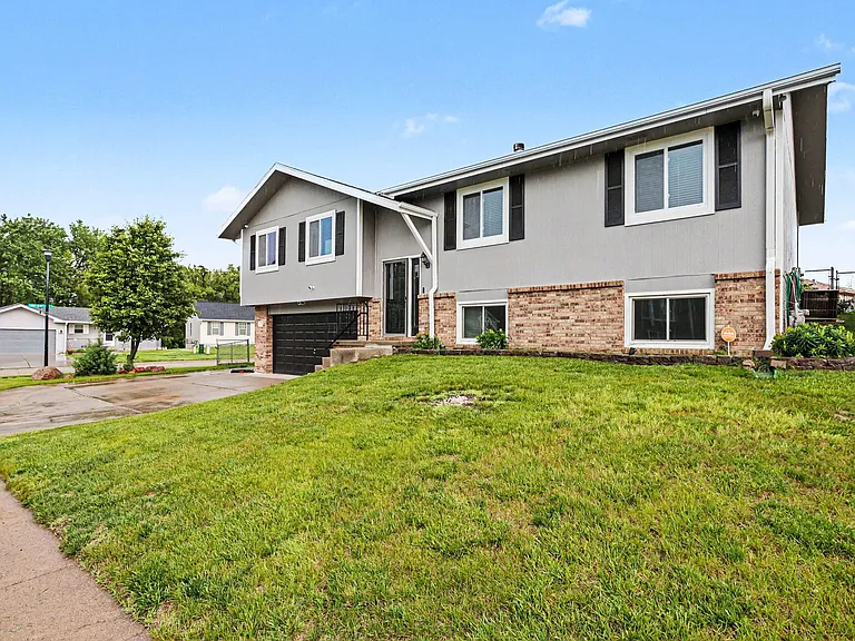 5301 W Olympic Cir — Photo 2