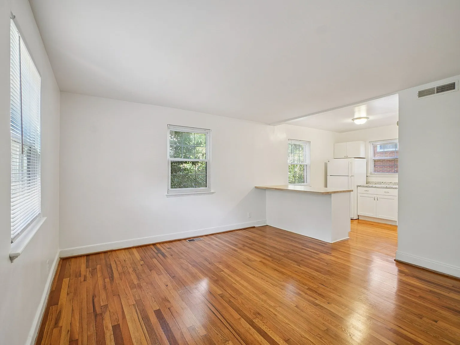 Trinity Park Apartments — Photo 2