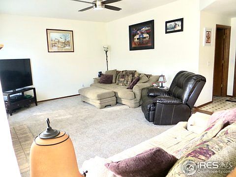 5th image of 755 Amberglen Ct