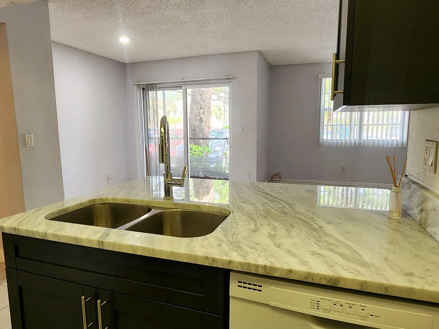 1 bed, 1.0 bath, 785 sqft, $1,650 — Photo 3