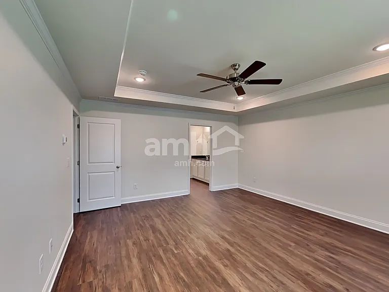 216 Willow Ln — Photo 13