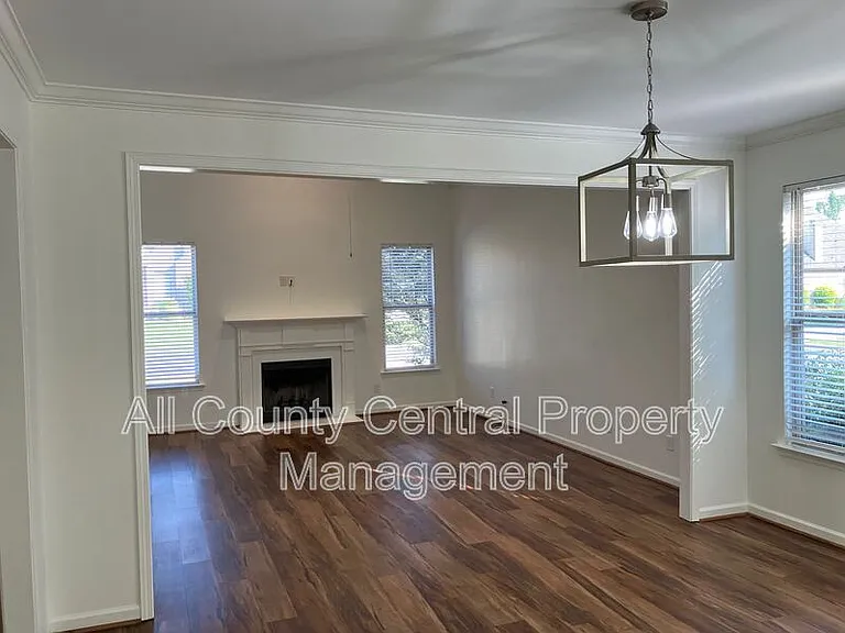 1001 Aronimink Dr — Photo 5