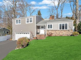 103 Abbott Dr, Huntington, NY 11743
