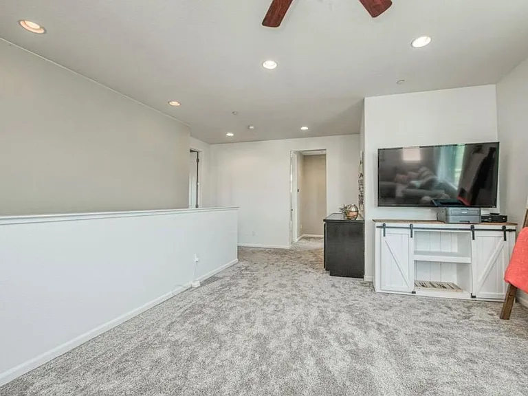 3816 N Carriage Ave — Photo 3