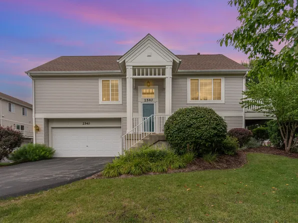 2540 Hatfield Ct, Elgin, IL 60123