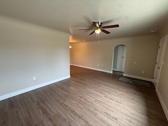 4th image of 611 S Olive St