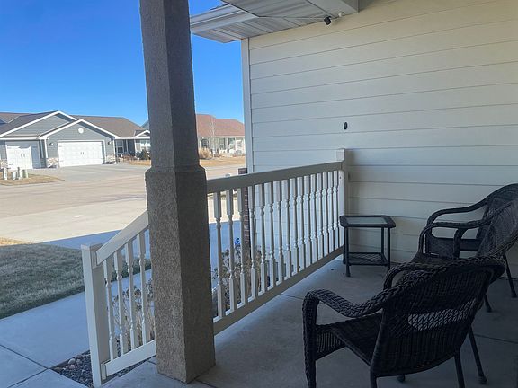 4th image of 306 N Park Dr.