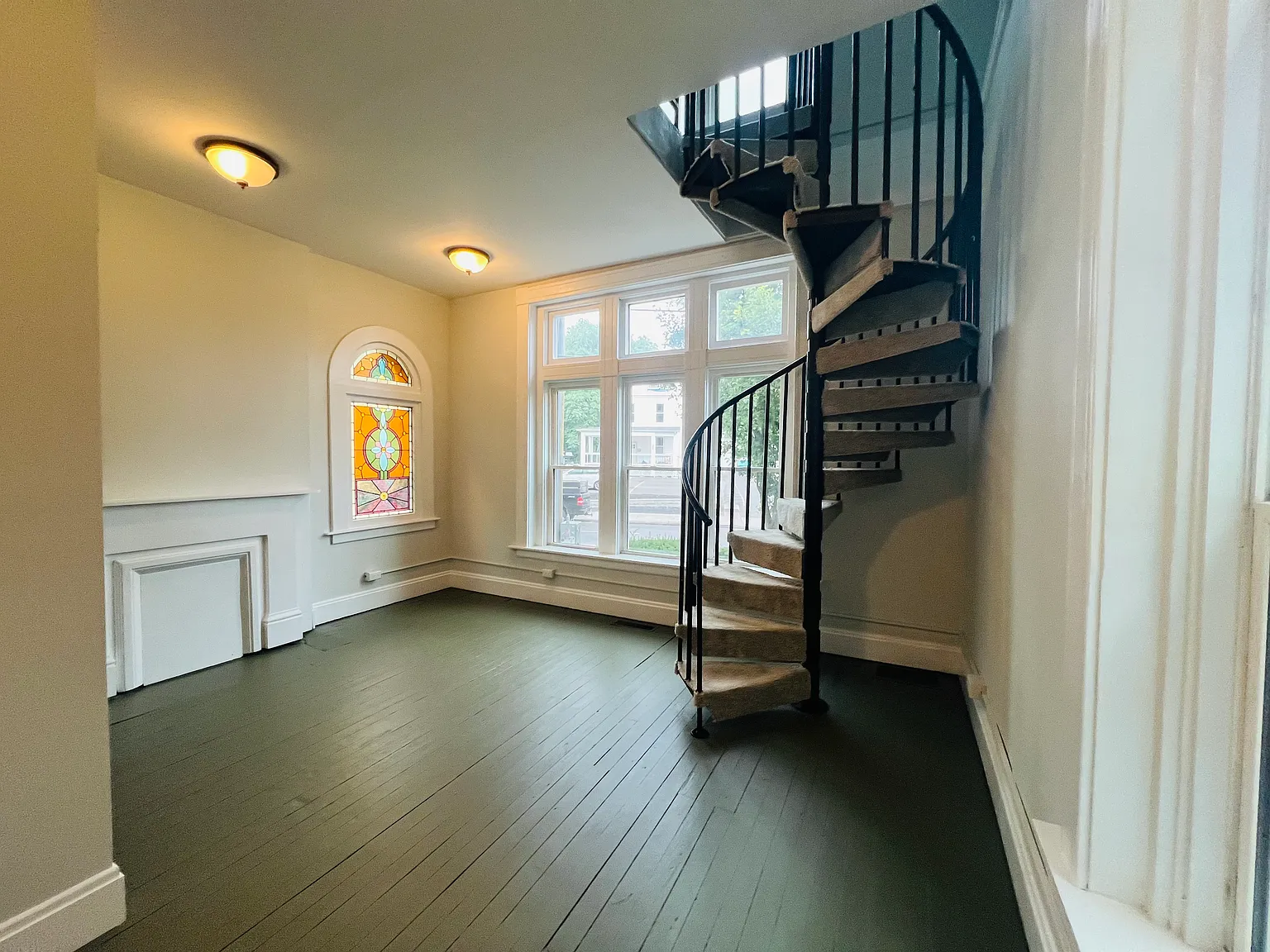 4231 Hamilton Ave — Photo 2