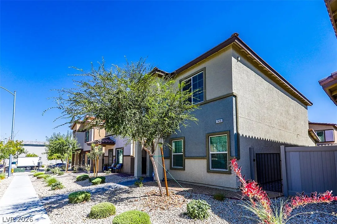 3 bed, 2.0 bath, 1444 sqft, $1,900 — Photo 3