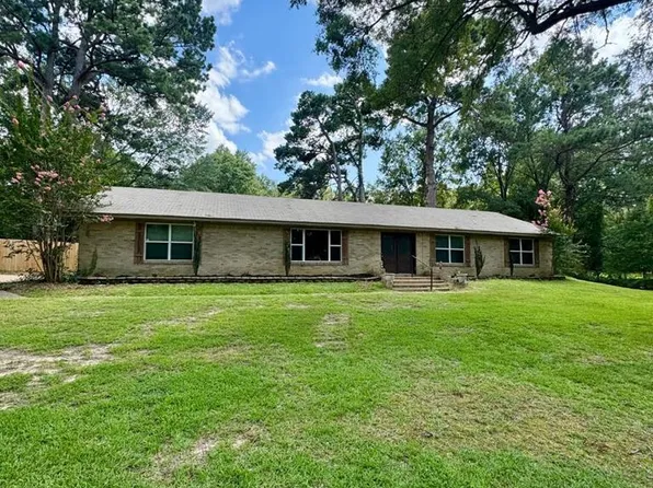 106 Skylark Dr, Texarkana, TX 75503