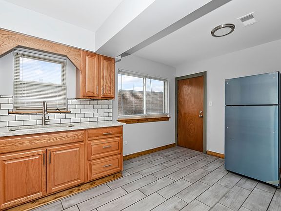 4th image of 5324-26 S Kedzie Ave #5324-2B