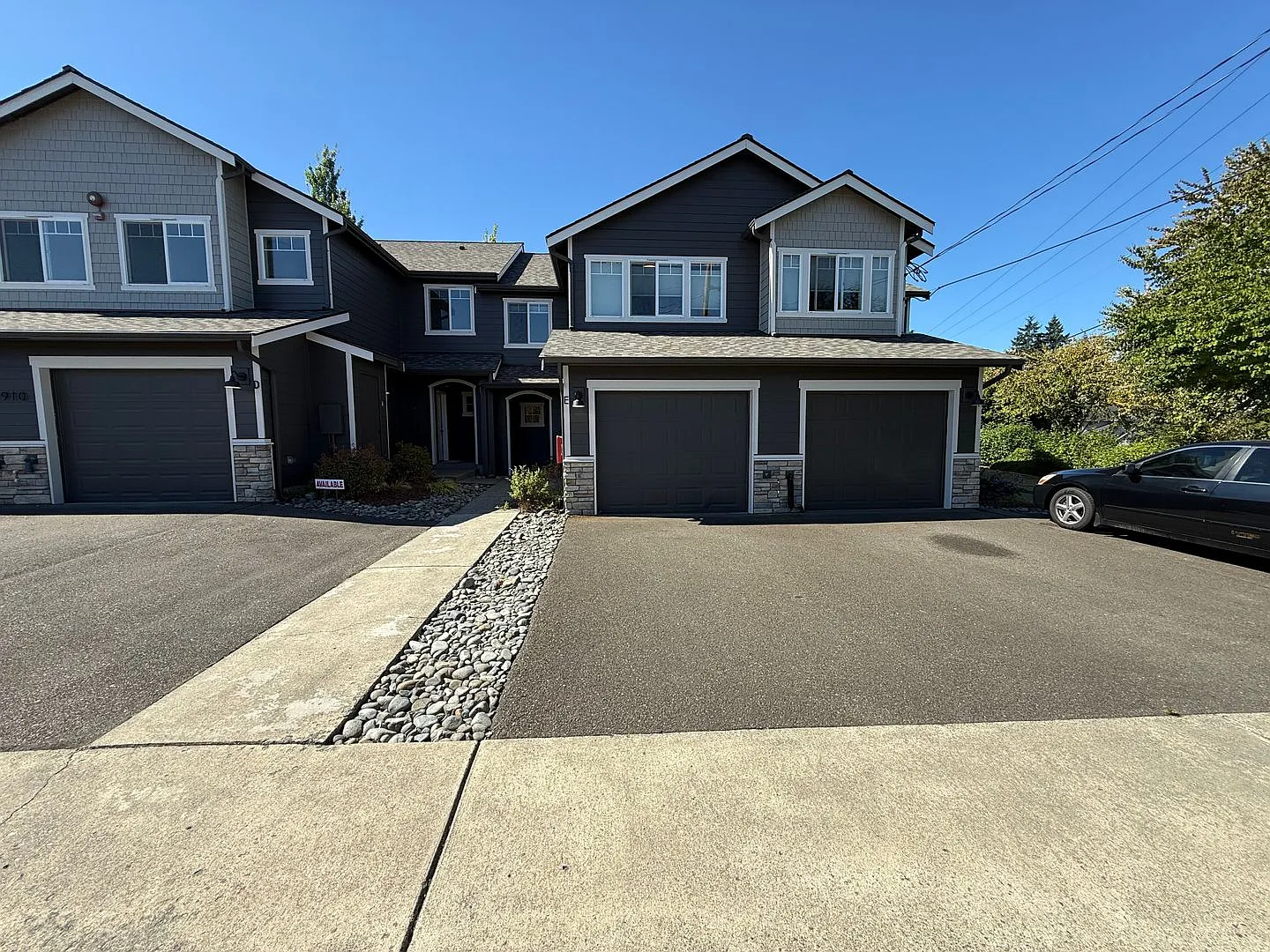 Beautifully Updated 3-Bedroom Townhome with Garage in Prime Lynnwood Location — Photo 1
