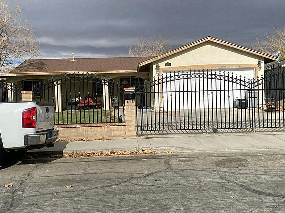 2nd image of 3609 Balmont St