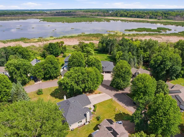 7273 Stagecoach Trl, Lino Lakes, MN 55014