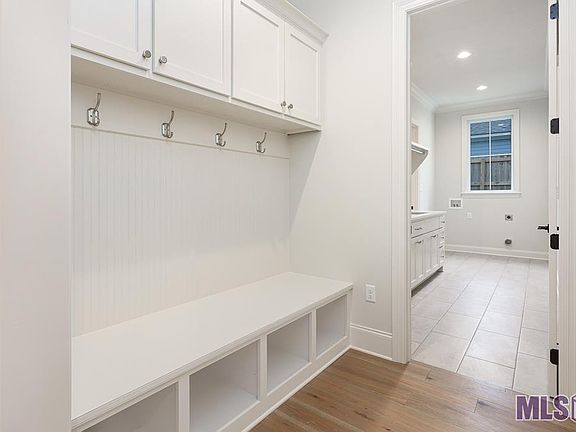 5th image of 17370 Fox Glove Ave