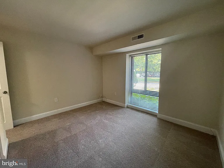 6139 Leesburg Pike #107 — Photo 18