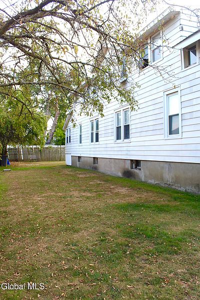 2nd image of 804 25th Street