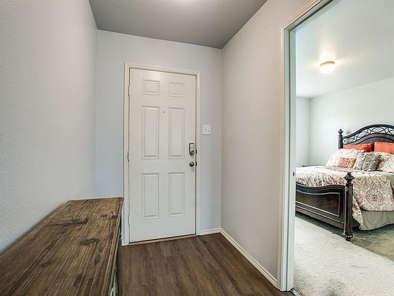 4th image of 14 Vervain Dr