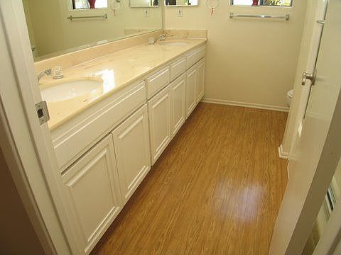 2nd image of 4500 Whitsett Ave Unit 4