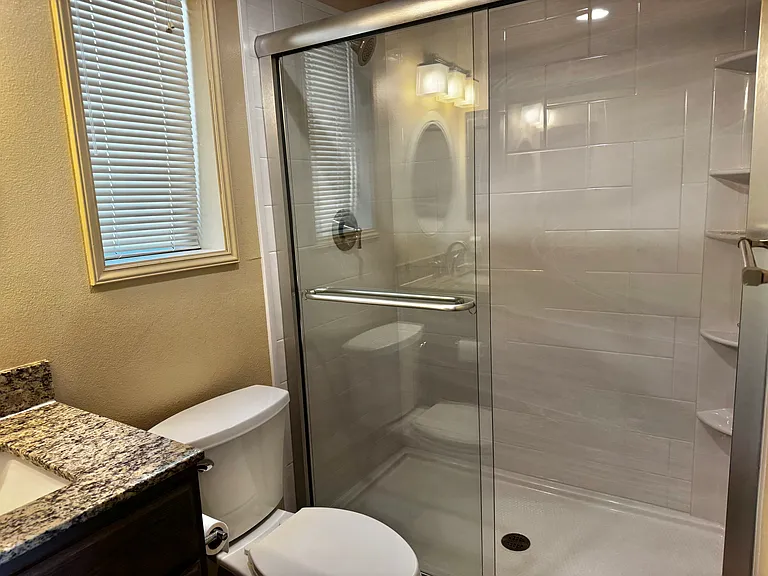 4222 Beach Dr SW #402 — Photo 10