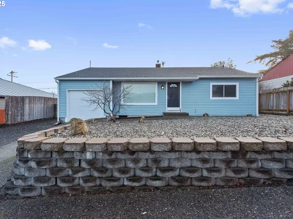 2043 Johnson St, North Bend, OR 97459
