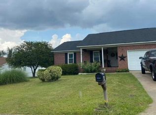 44 Hallmark Dr, Spring Lake, NC 28390