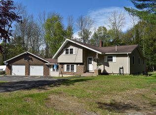 5 Center Pond Dr, Lincoln, ME 04457