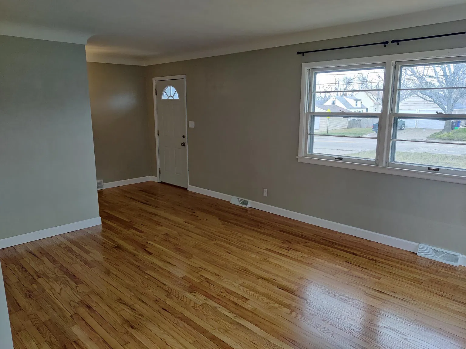 3 bed, 1540 sqft, $1,450 — Photo 2