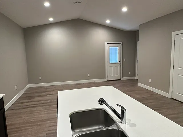 3 bed, 1135 sqft, $1,550 — Photo 4