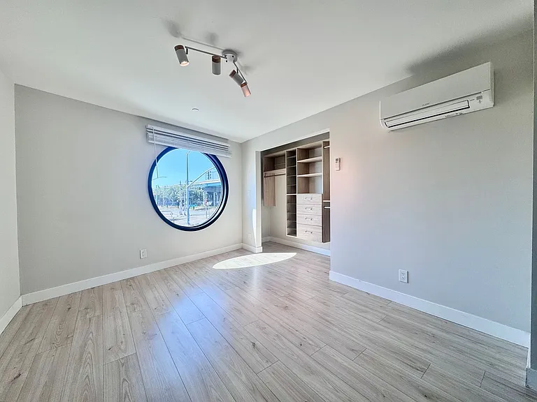 700 Fruitvale Ave — Photo 9