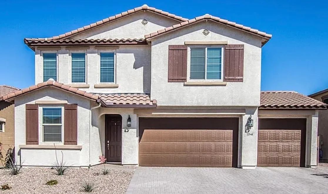 5 bed, 2632 sqft, $3,200 — Photo 1