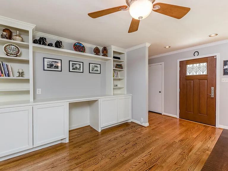 8323 Lorrie Dr — Photo 6
