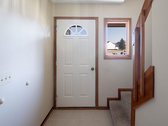 4th image of 2118 Hacienda Dr