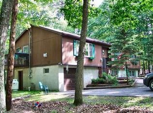 114 Forest View Dr, Hawley, PA 18428