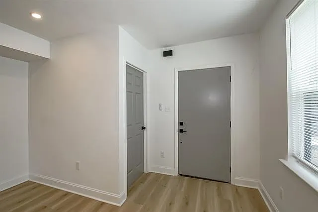 3869 Pauger St — Photo 3