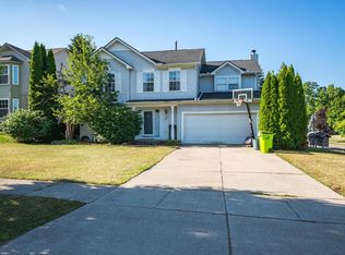 900 2nd St, Fenton, MI 48430