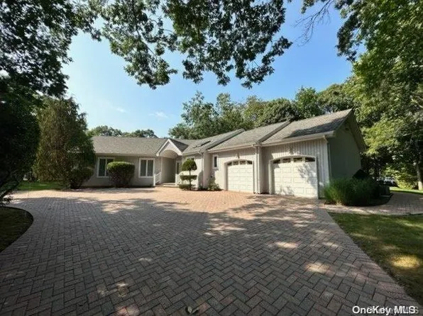 1 Mill Race, Hampton Bays, NY 11946