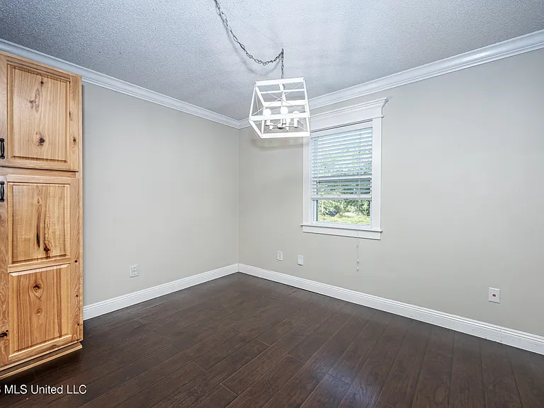 20608 Scarborough Rd — Photo 12