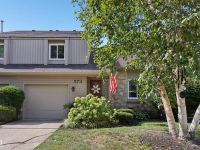 573 Conner Creek Dr, Fishers, IN, 46038
