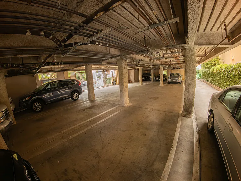 5033 Maplewood Ave #4 — Photo 23