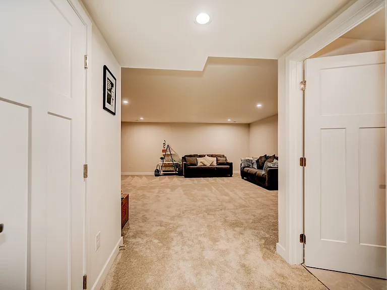 56 Pratt Ln — Photo 16