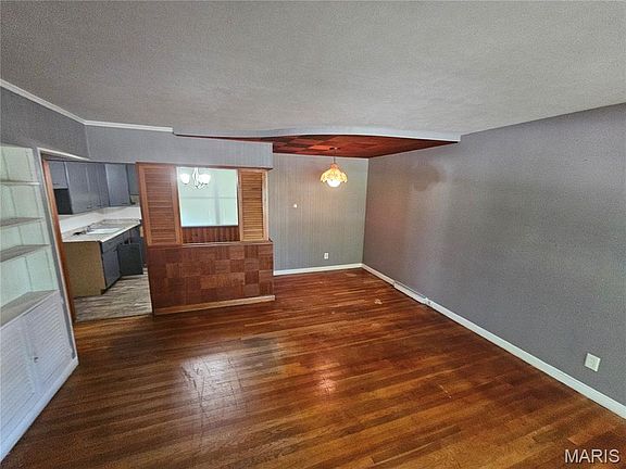 2nd image of 2356 Gardner Dr