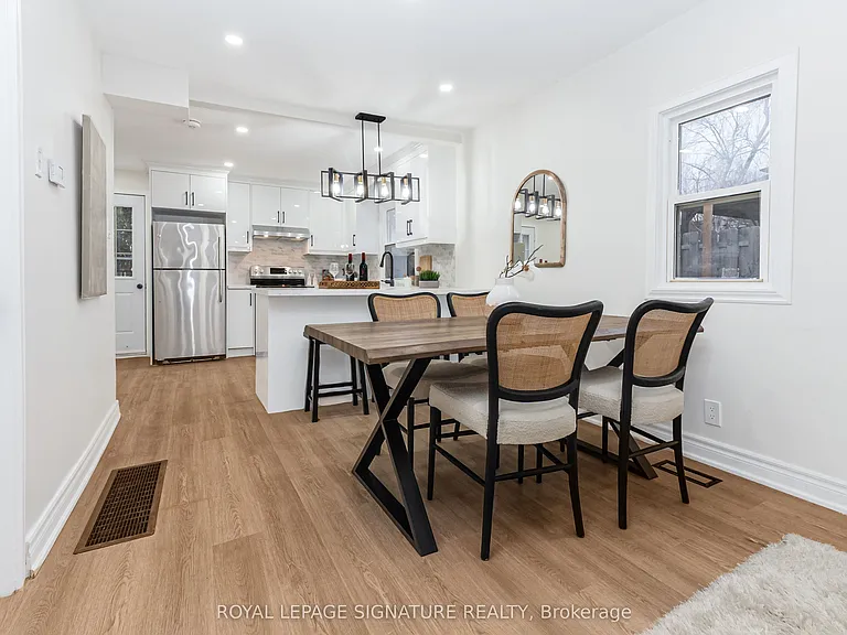 377 Adelaide Ave W — Photo 5