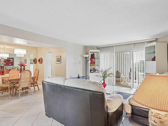 5th image of 3951 Via Poinciana #511
