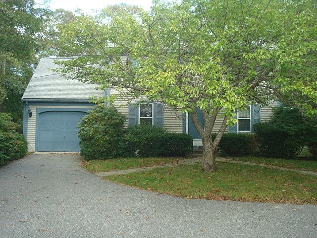 1st image of 10 Tall Pines Dr