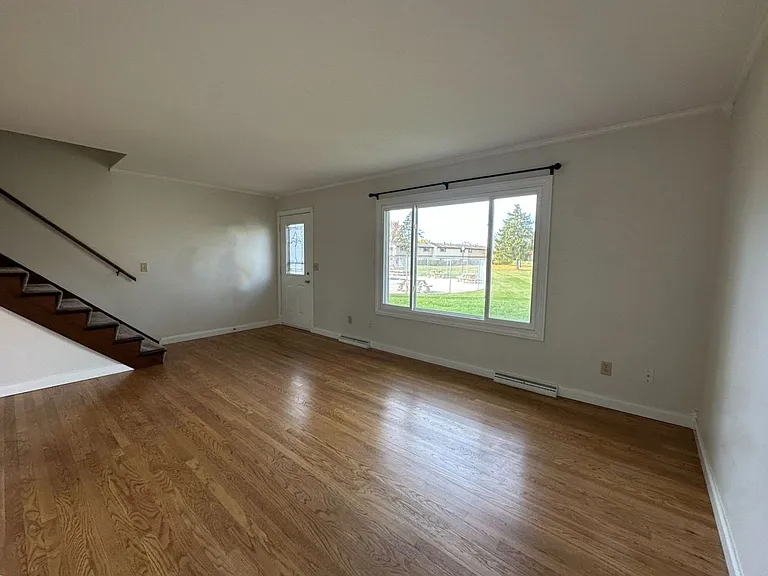 W164N11511 Squire Ct — Photo 2