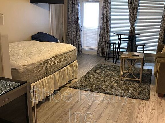 3rd image of 1023 N 1st St #8