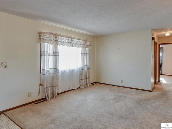 3rd image of 1205 Wedgewood Dr