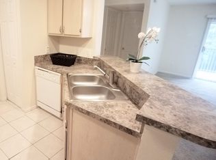 802 Crest Pines Dr APT 831, Orlando, FL 32828