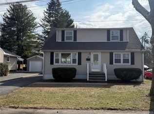 10 W 23rd St, Huntington Station, NY 11746